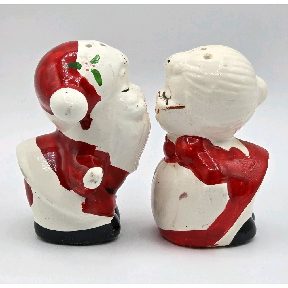 Vintage Mr. and Mrs. Santa Claus  Salt Pepper‎ Shakers Kissing Ceramic